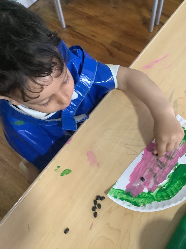 W is for Watermelon!
Today our friends crafted and created their own watermelons. They used a letter stamp and stamped the letter W on them.
#playfuldiscoveriesii #playfuldiscoveries #gfdc #groupfamilydaycare #daycare #nycpreschool #earlyliteracy #abc #theletterw #alphabetart