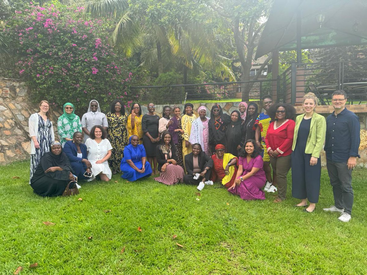 Day 2 of the #WomenFaithPeaceMediator training w/ @TSI_Ghana & @engageyourworld! @MaliMarthaNoel2 @AbduSakinatou @HopeofAfrica237 @NgwobiaMike @JSiesi @igecwfl @kyrstencturner @JAndersonRoland @NemboNenne
