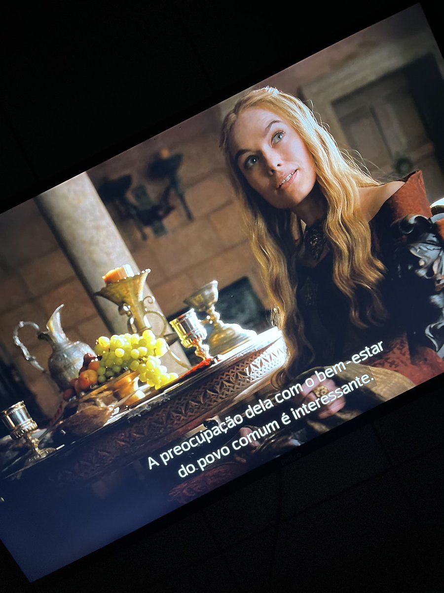 amigos já quero começar esse post pedindo desculpas

mas não consigo gostar da cersei lannister

algumas pessoas falam que vivem uma relação de amor e ódio por ela 

mas ela é tão cretina, como alguém consegue gostar dela? TIPO COMO?