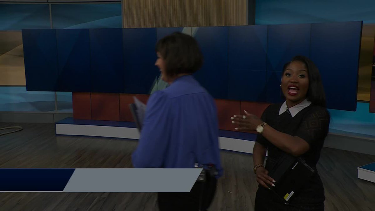 LaraMoritzKMBC's tweet photo. .@BryaBerryKMBC does't want me in the way! @kmbc 9pm newscast on @kcwetv https://t.co/Hzlb9n0S05
