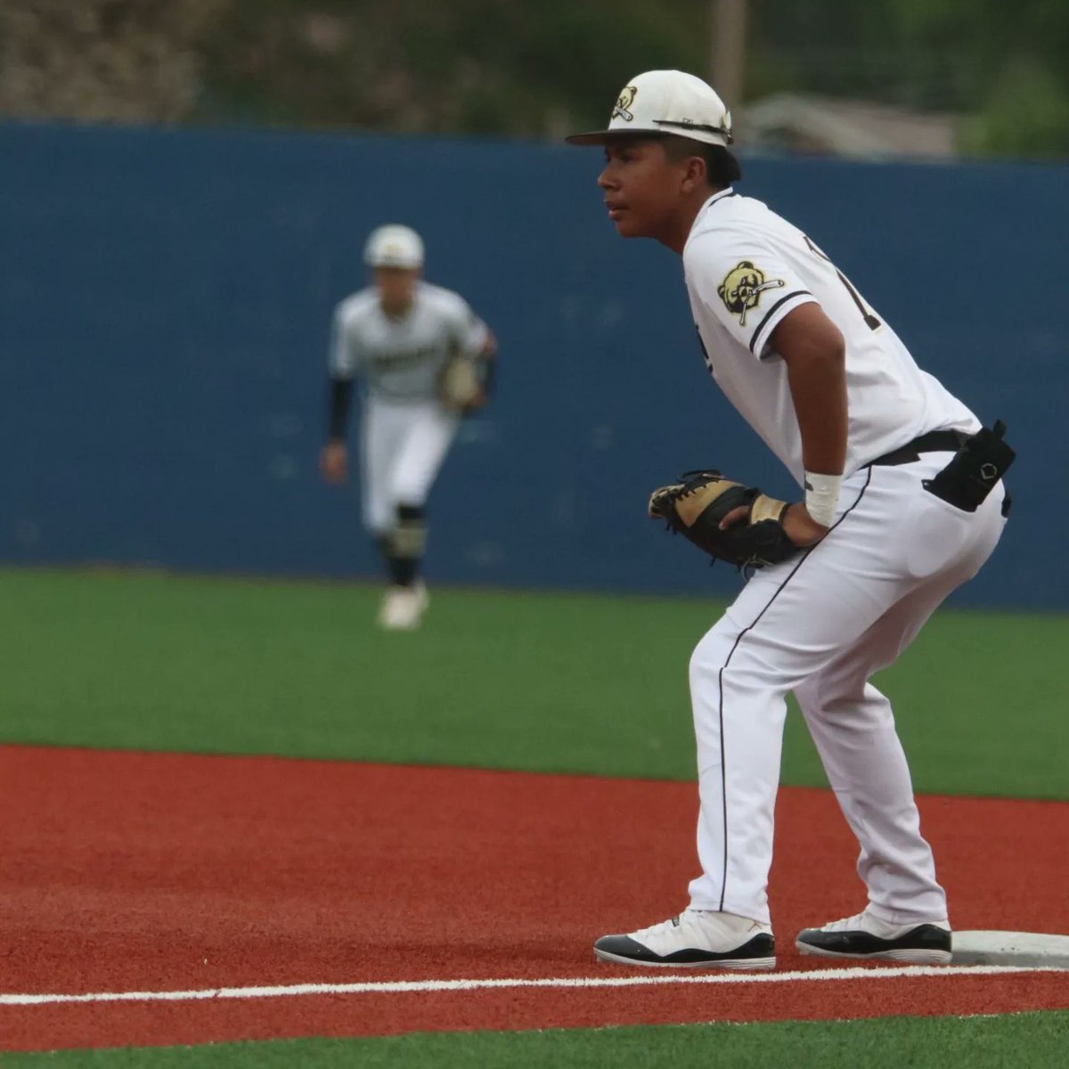 Hard-fought battle on the diamond: Edison Bears put up a fight, but the Southwest Dragons clinch victory with a final score of 3-2. ⚾️🔥 #BaseballThriller #TeamSpirit