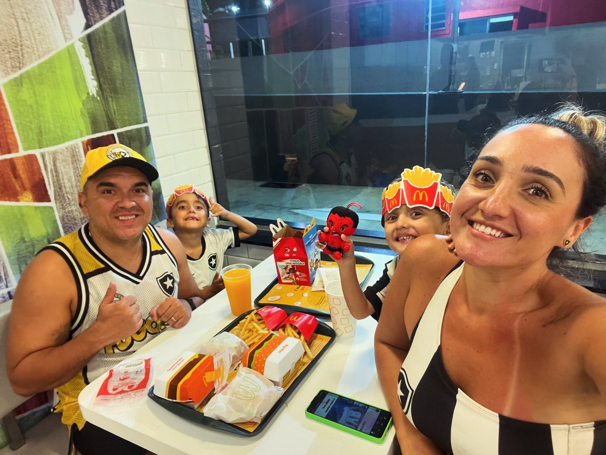 Paulamos de novo! @McDonalds_BR me patrocina?! ⭐️🔥🍔