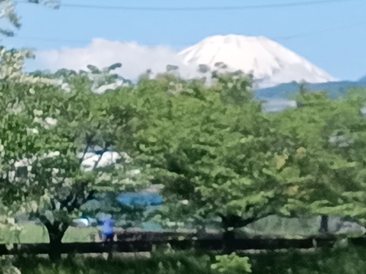実家に帰宅すると
富士山が天気が良ければ
綺麗に見えるんですよね😊
けど今は見るとこちらにいれば
ラブシャに行けたのにって😭
（車🚗で1時間程なので）
カレンダー📅4日間赤くなれ〜🔴
当日参加される方々が
良い天気で富士山🗻もyamaさんも
しっかり見れる事願っています
🍀🙏

#yama
#ラブシャ