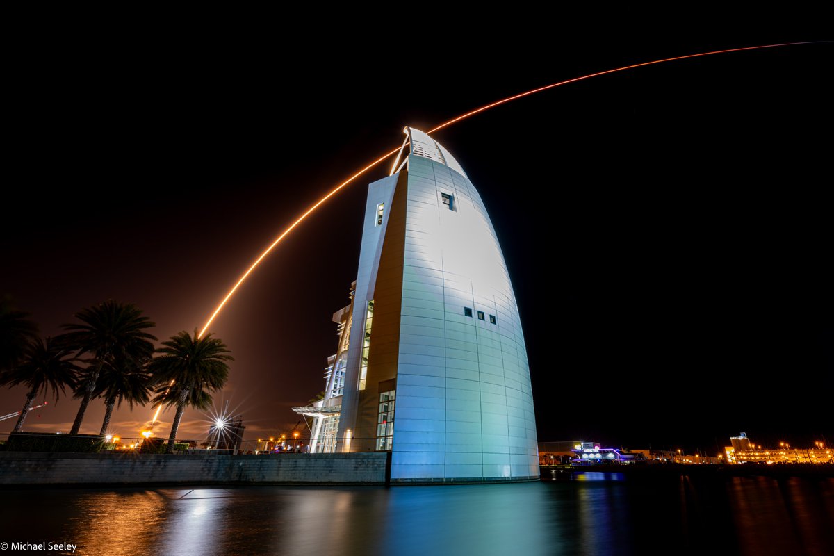 At 10:37pm (ET) Thursday, #SpaceX launched a Falcon 9 rocket from Cape Canaveral sending 23 Starlink satellites to space, the second launch of the day for SpaceX. This was the view from Port Canaveral seen in a 130-sec exposure.