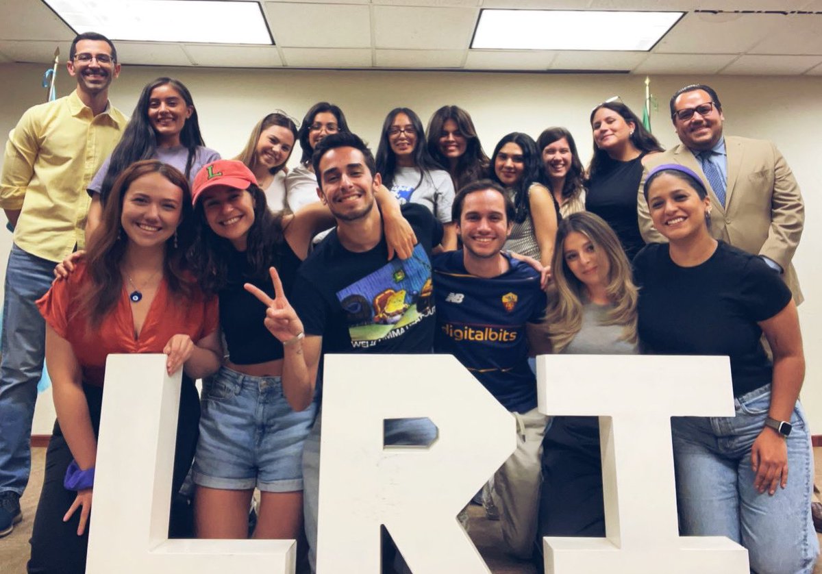 Car_Rey_'s tweet photo. Qué emoción pensar en las transformaciones que muy pronto harán en el mundo esta generación de internacionalistas 🌟 https://t.co/mnW1kEQ3tc