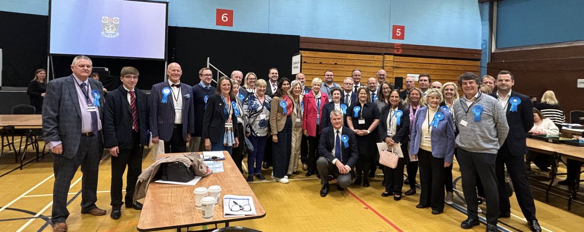 Congratulations to local @Conservatives who have, through their own very hard work, kept control of Fareham Borough Council tonight. Commiserations to those candidates who did not win tonight. Keeping council tax down & delivering excellent services locally won this election.