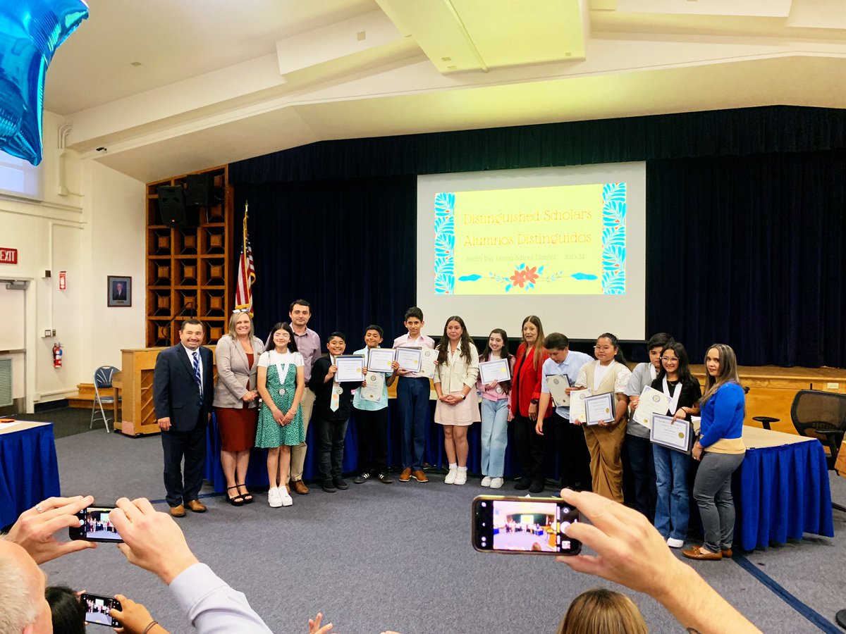 Congratulations to our 6th & 8th grade distinguished scholars! Tonight, Ilsa Villanueva (6th) & Adamary Gonzalez (8th) were recognized based on their excellence in/out of the classroom! Well done ladies! @SBUSD_NEWS @Supt_SBUSD @mstrogonzalez