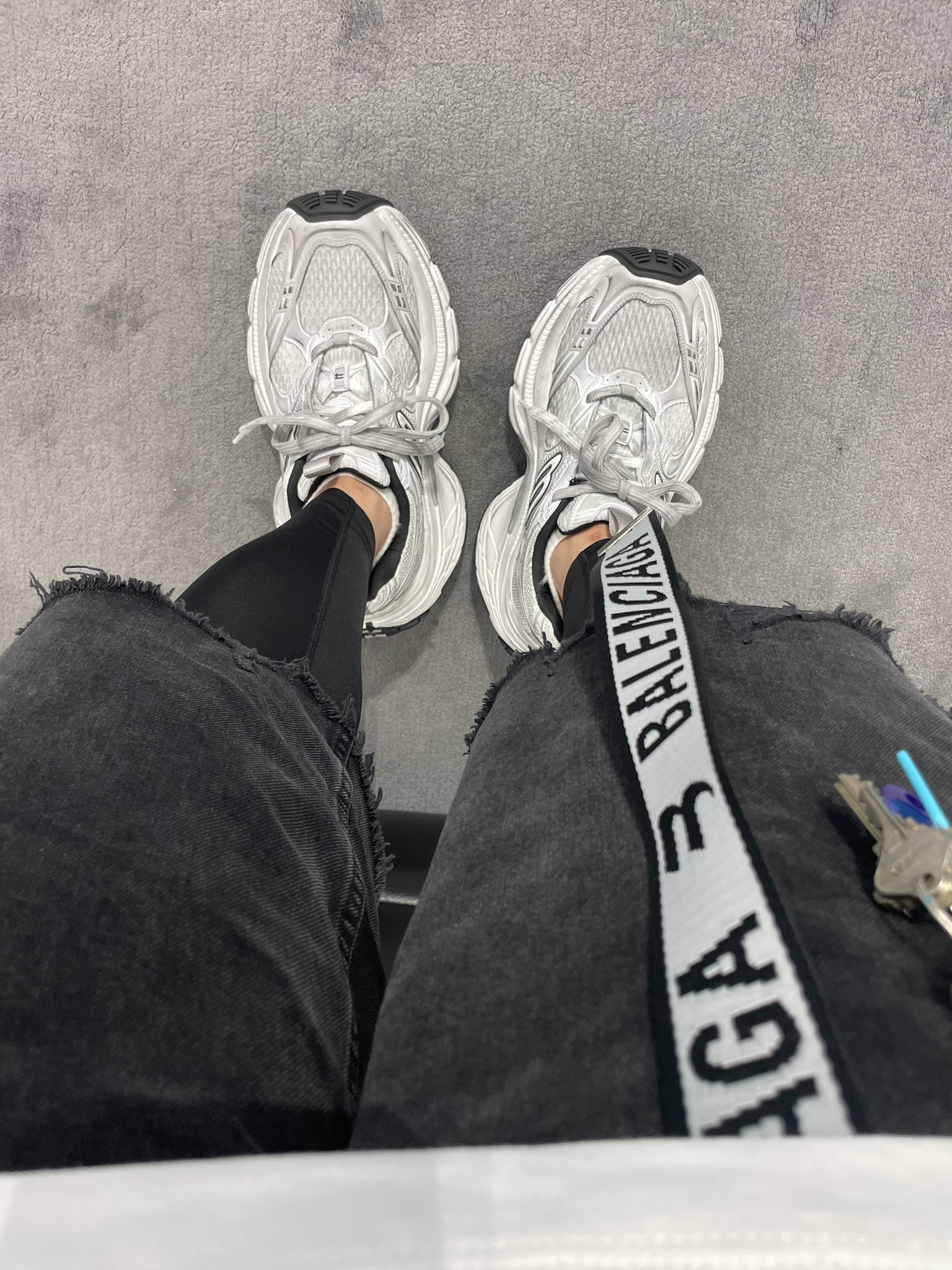 BALENCIAGA スニーカー 10XL CARGOバレンシアガ　カーゴ　42 BALENCIAGA 10XL スニーカー ホワイト 42 CARGO