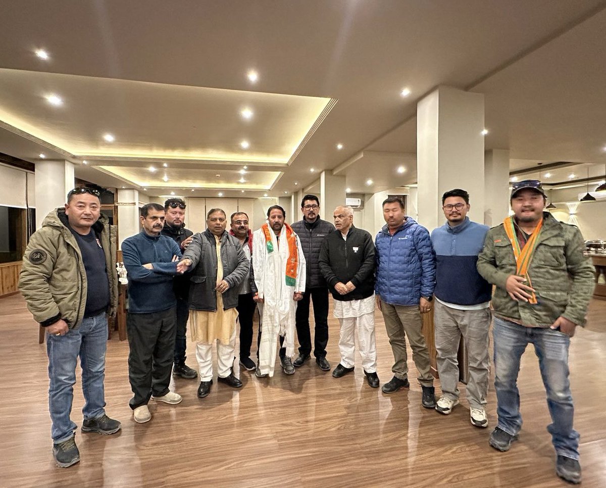 भाजपा में आपका स्वागत है ।

Ladakh AAP’s founding member and secretary, Iftikar Ahmad, joins BJP Leh in the presence of Loksabha Candidate Shri. Tashi Gyalson and Ashok Koul, General Secretary (org).
#bjp4india
#bjp4ladakh