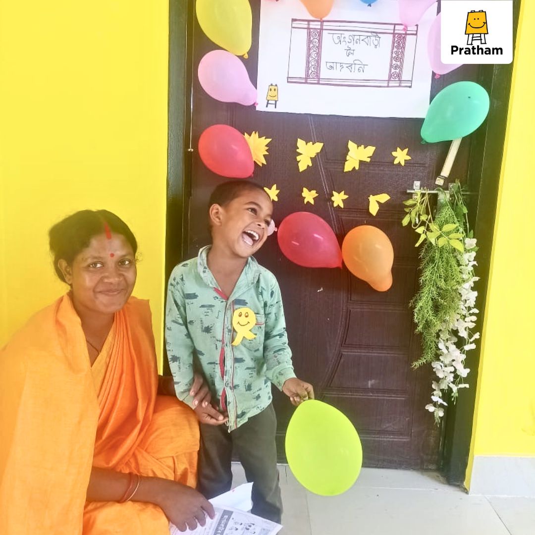 The first day of Anganwadi is a bag full of memories — both for parents and their children. At Pratham, we aim to create a sense of accomplishment and a celebration of this special milestone.