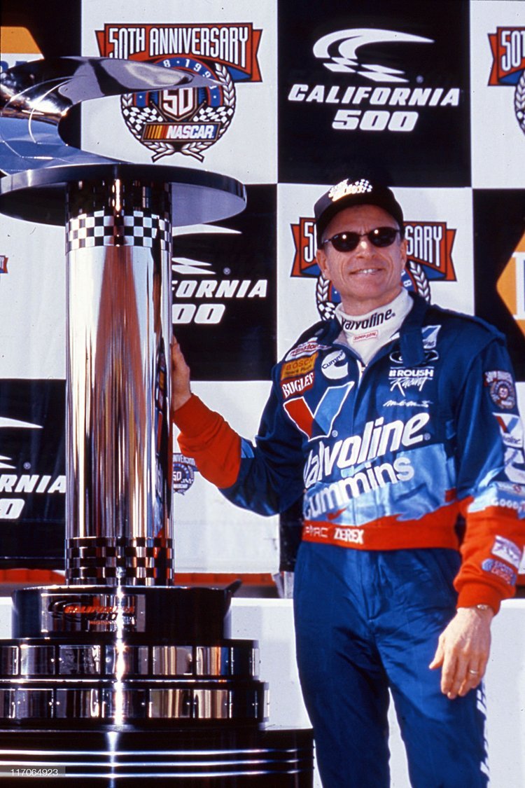 26 years ago today, Mark Martin won the 1998 California 500 @ California Speedway.