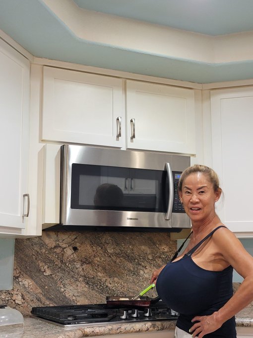 I cook always. Should I make cooking videos? Let me know. https://t.co/6snknKJBbD