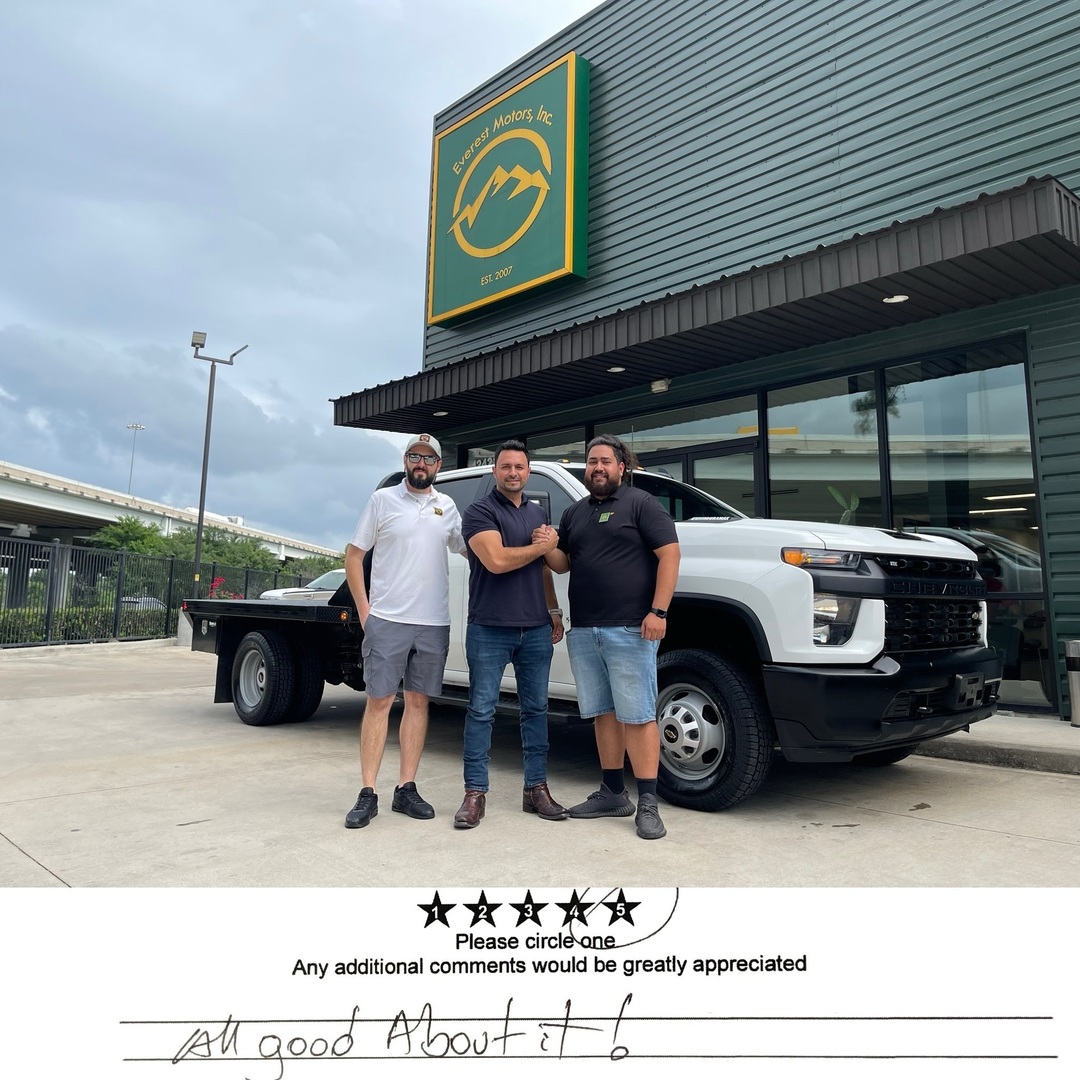 It was a pleasure assisting our customer in acquiring his new ride, a stunning 2023 Chevrolet Silverado 3500 WT 4x4 Flatbed! We’re thrilled to welcome him to the Everest Motors Family and wish many happy and safe miles ahead. 

#Everestmotors #chevrolet #silverado #silverado350…