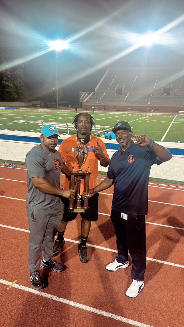 🚨 THIS IS NOT A DRILL 🚨 The JLIA girls’ flag football team remains UNDEFEATED ‼️ they won the APS Middle School Flag Football Championship 🏆 on Friday in an intense game versus Howard MS ✨27-21 ✨ Great work, ladies—& great job, coaches! Y’all are the epitome of P.R.I.D.E.