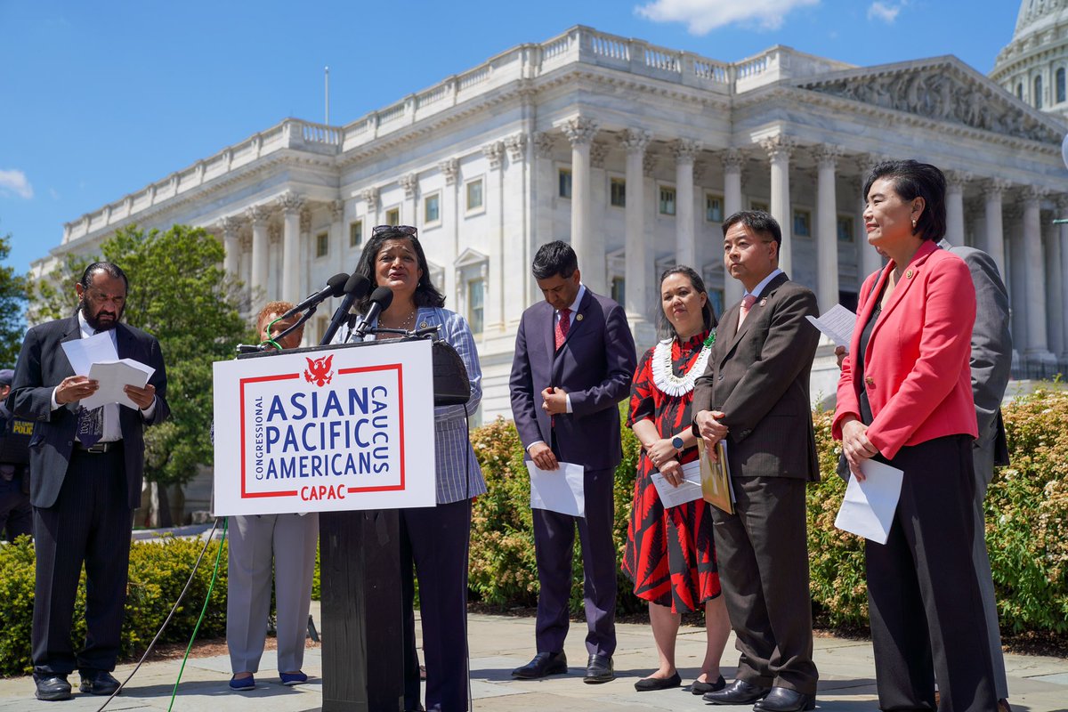 It was great to join my colleagues in @CAPAC yesterday to celebrate the start of AANHPI Heritage Month! As the proud co-chair of CAPAC’s Immigration Task Force, I’ll keep working with my colleagues to fight for comprehensive immigration reform that centers dignity and humanity.