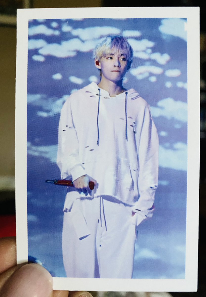 D-144: Tae photo card(s) of the day!💜

'I hope you can tell both my voice and the entire atmosphere of the songs are taking on a deeper emotional power. It's one of the most important goals I've ever tried to achieve' - Kim Taehyung

💜✌🏽🔥

BORAHAE TAEHYUNG
#WithTaehyungForever…