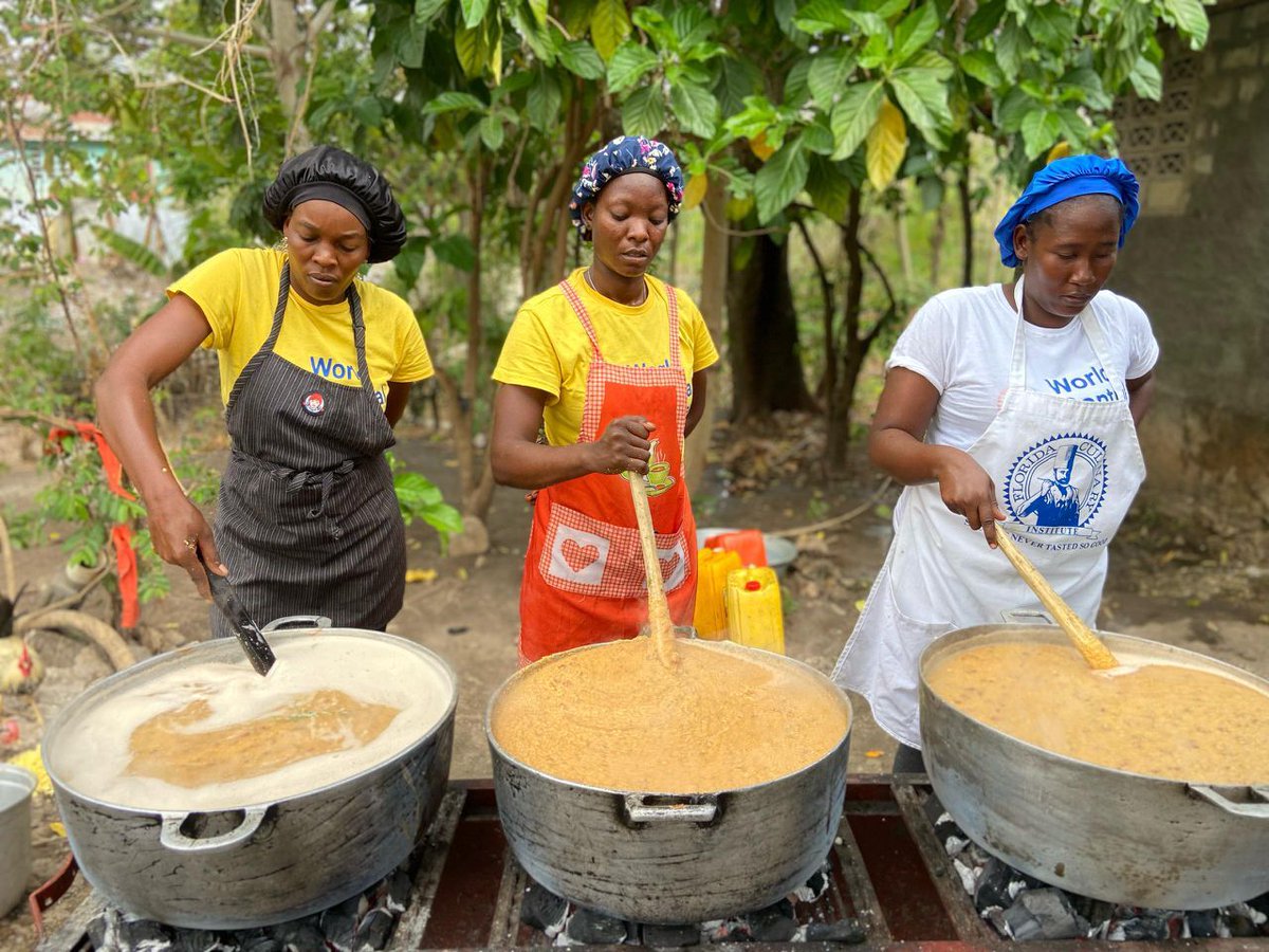WCK and @HASHaiti have been providing nourishing meals to Haitians impacted by widespread violence and instability for more than six weeks. Through a network of 23 locally-run community kitchens, we have served more than 500,000 plates of food to families in need. #ChefsForHaiti