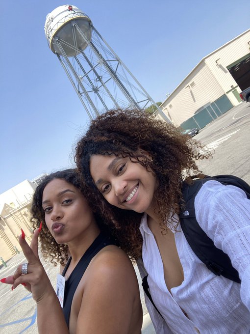 I love my twin sister ! So proud of her https://t.co/1V4zPKuXlG