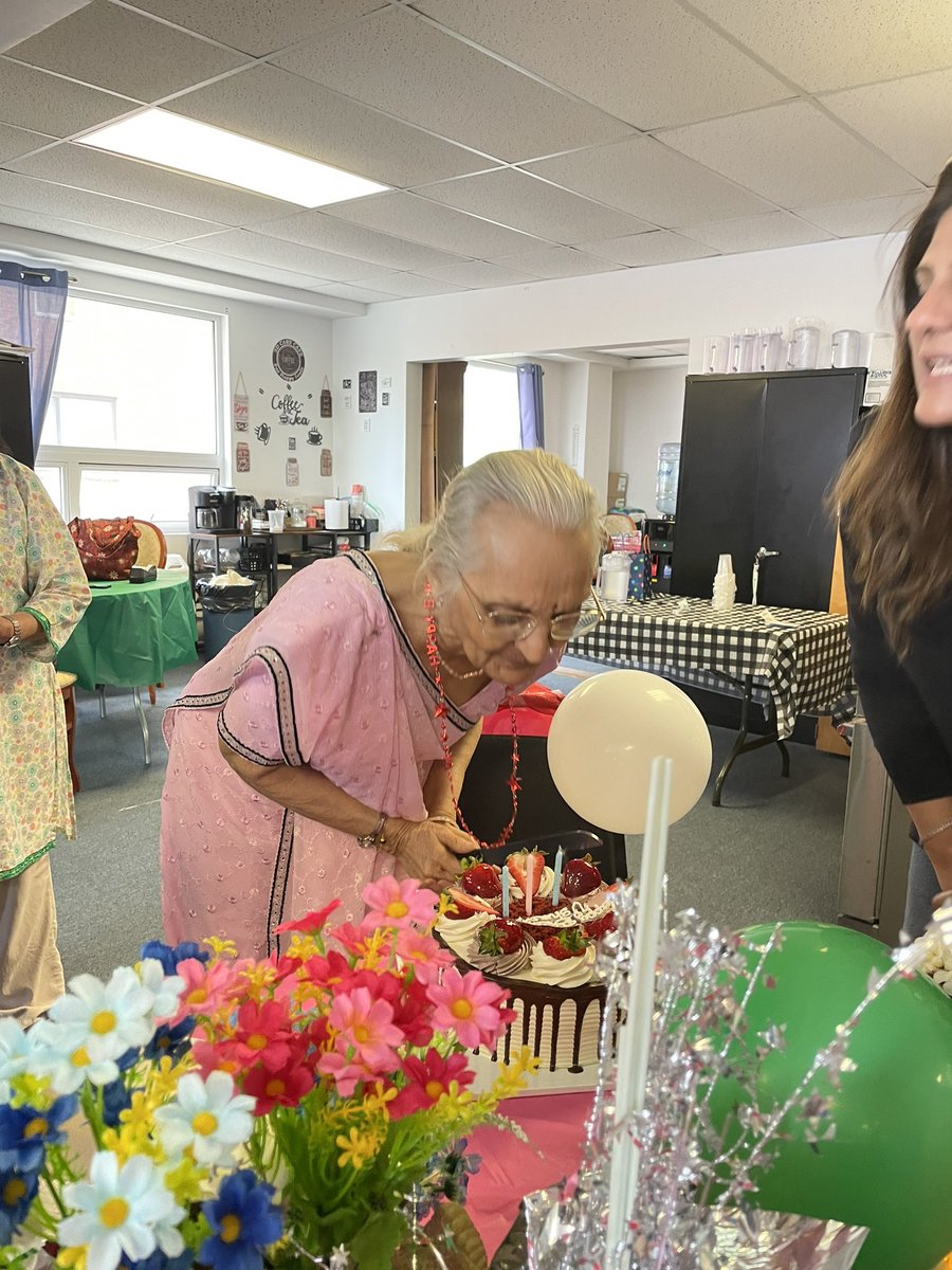 indiahomeusa's tweet photo. Sending warm wishes to our most dedicated volunteer Usha Aunty on her 80th birthday today! Grateful for her unwavering commitment to supporting India Home since the very beginning in 2007 🎉🎂 #HappyBirthday #grateful #indiahome https://t.co/5YOGH9c1HV