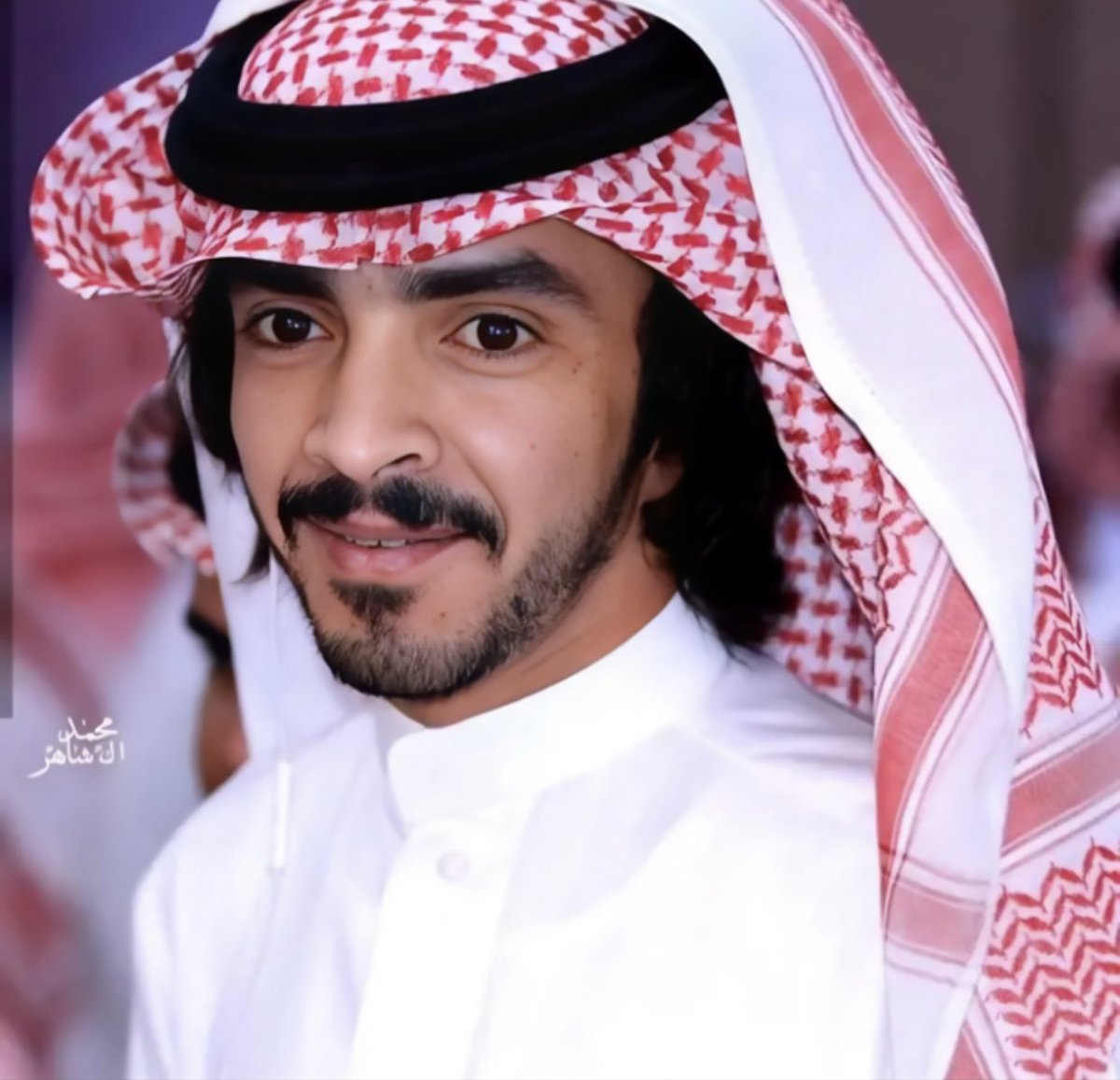 خذيتك بدايتها "صاحب" أعذرني خنت الصحبه وحبيتك❤️❤️