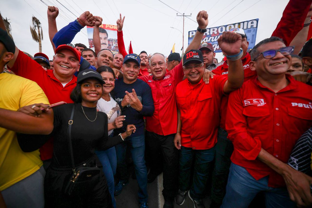 ¡Mi gente querida de Maracaibo, Zulia! Esta es la demostración de un pueblo rebelde con alta consciencia revolucionaria y una memoria patriótica que le dice al imperialismo: ¡No al bloqueo! Y decimos: ¡La esperanza está en la calle! ¡Somos libres, soberanos e independientes!