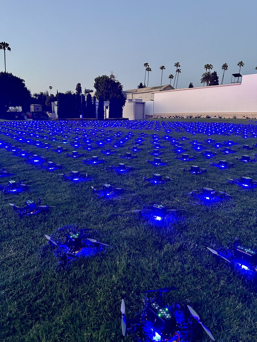 Cool photos from working on the flight and ground crew of the 1000 drone light show in the Hollywood Forever Cemetery.

#dronespeare #drone #droneshow #dronelightshow #hollywood