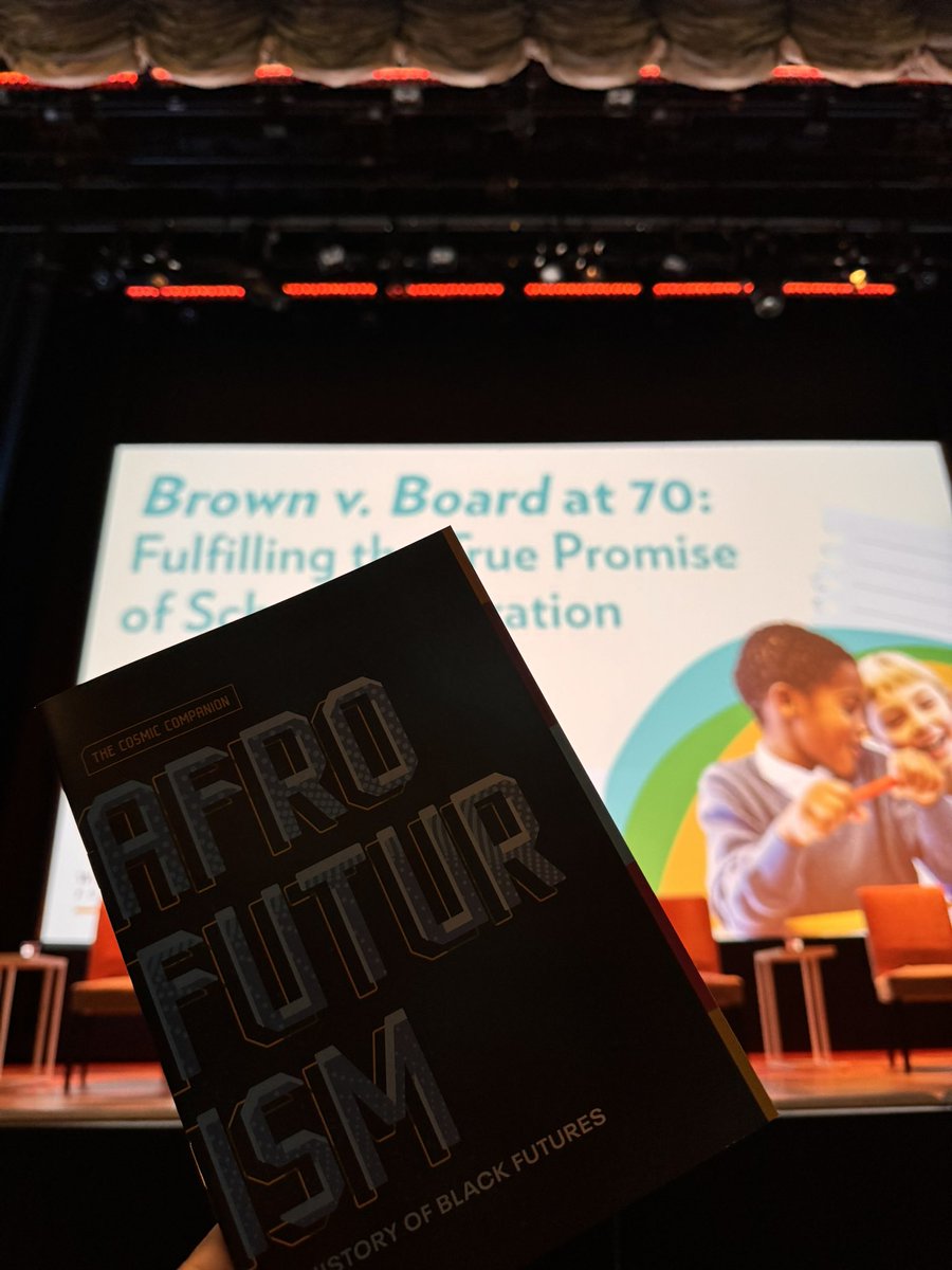 Thank you to @TCFdotorg Bridges Collaborative @AIRinforms @diverse_schools @NMAAHC for throwing a great event celebrating the 70th anniversary of the Brown v. Board of Education decision! #ParentLeaders had a great time hearing from speakers & exploring the museum 💜 #Brownat70