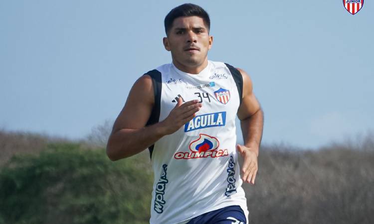 ¡Fuerza ‘Dengue’! Al argentino Nicolás Zalazar, en días anteriores, se le murió su abuelo. El defensor central argentino prefirió seguir entrenándose y recuperándose con el equipo y no viajar a su país a darle su adiós a su familiar, a pesar de la difícil situación. Compromiso.