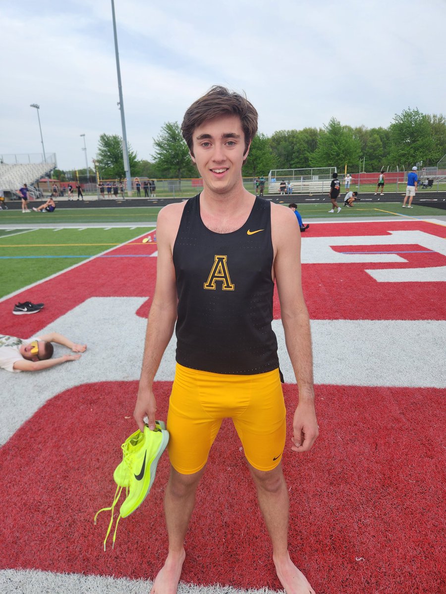 As if one school record wasn't enough, Ben Hunter is your new SCHOOL RECORD holder in the 1600m, running 4:17.51 to finish third overall!!!