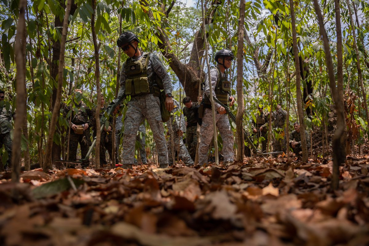 #Marines at exercise Balikatan 24 rehearse explosive ordnance detection and disposal techniques at Camp Aquino, Philippines. BK 24 is an exercise designed to strengthen the collective capabilities and readiness of the Armed Forces of the Philippines and the U.S. military.