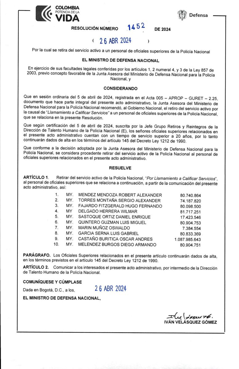 🔴 #ATENCIÓN || Por recomendación de la junta asesora del Ministerio de Defensa, fueron retirados de la @PoliciaColombia 22 mayores y 11 Tenientes Coroneles. Todos fueron llamados a calificar servicios y llevaban más de 20 años en la institución.