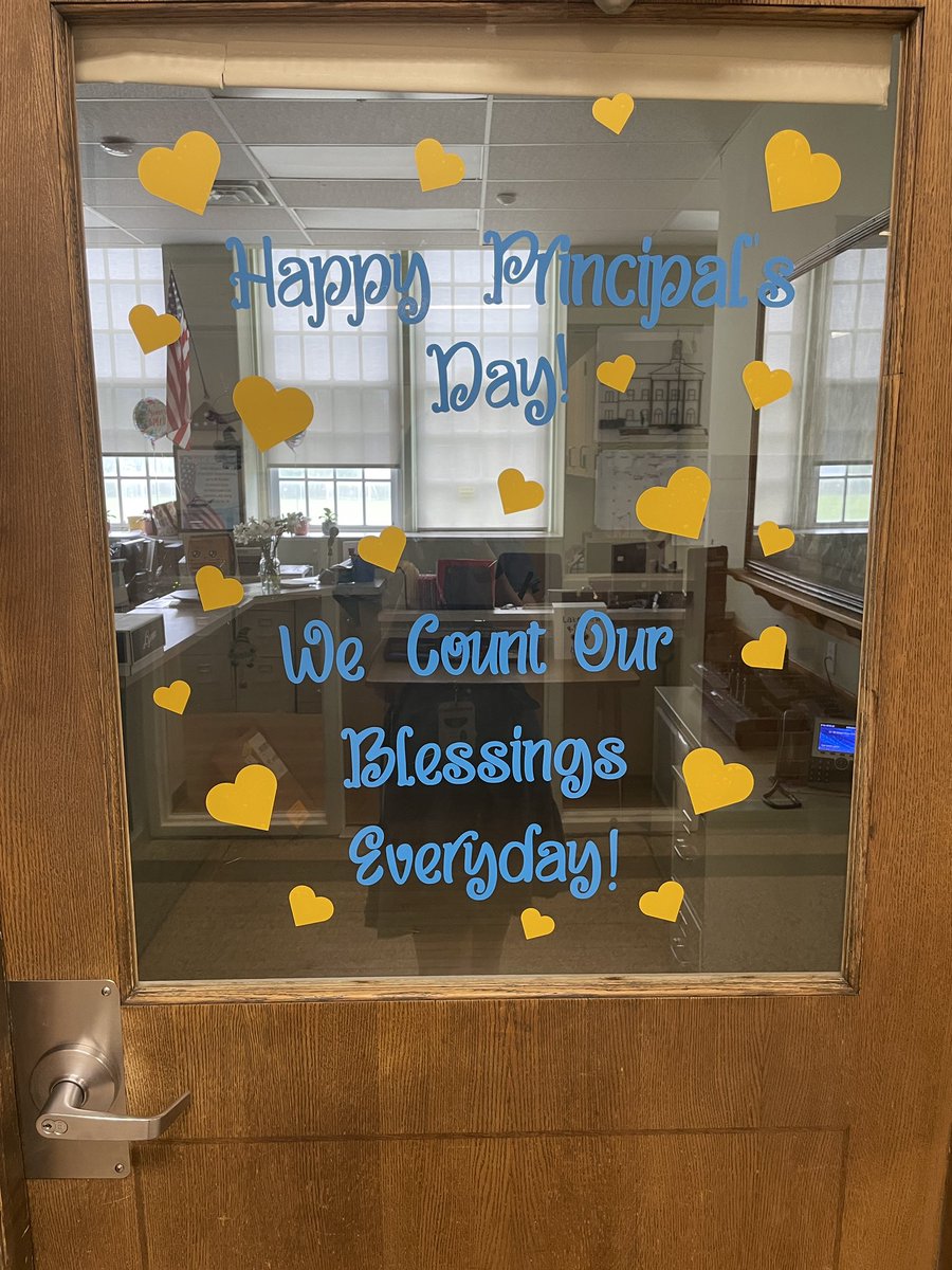 Thank you so much to my Lakeview family for all of the love on Principal Appreciation Day! So honored and grateful to serve as principal! 💛#GoBulldogs #proudprincipal @leighgal_LKV