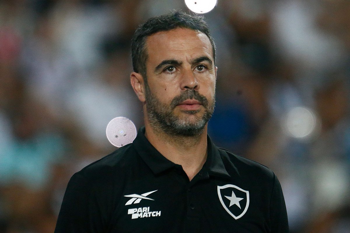 Artur Jorge pelo @Botafogo:

⚔️7 jogos
✅5 vitórias (consecutivas!)
❌2 derrotas
📊71.4% apv. (!)
⚽️14 gols (!)
🚫6 gols sofridos
🛠16 grandes chances de gol (!)
🔓6 grandes chances cedidas

• Atual líder do @Brasileirao.
• Com vantagem na 3ª fase da @CopaDoBrasilCBF.

🇵🇹🔥