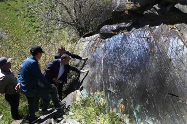 SCIENCE & TECH: 4,000-Year-Old Petroglyphs Discovered on Rock Outcropping in Kazakhstan u-s-news.com/science-tech-4…