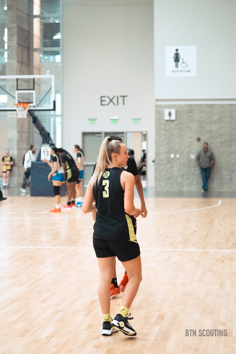 29' Kamryn Gallis (@KamrynGallis) checks many boxes as a future standout in the May live period. The 5-7 Guard showed the ability to always be prepared to shoot the ball. Either off the catch or off the dribble. Kamryn has really smooth shooting mechanics & can get her shot off…