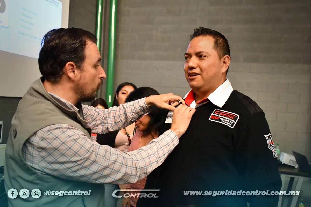 segcontrol's tweet image. En nuestra práctica Héroes Control reconocimos a varios de nuestros guardias por su esfuerzo, dedicación y compromiso. ¡Porque en Control si reconocemos a nuestros Guardias! ¡Muchas felicidades a nuestros reconocidos! #HéroesControl #GuardiasControl #ControlSeguridad