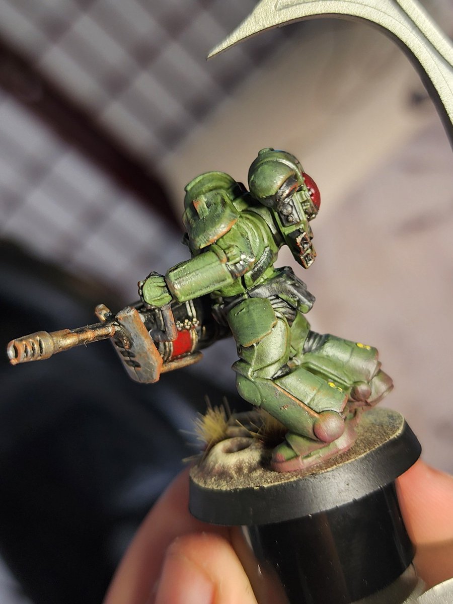 Custom SpaceMarine/Power armor for @Burtrolla 

Fuck freehanding, that star was the death of me, but I will get better!