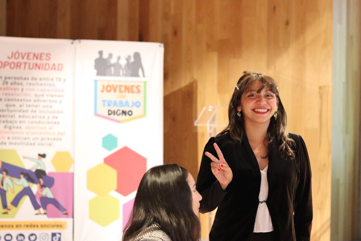 Hoy @jovenes_trabajo presentamos nuestra agenda de propuestas para garantizar trabajo digno a jóvenes oportunidad. Muchas gracias a @Rocordera por el diálogo y a @Pat_MercadoC por ser una aliada clave en la agenda de trabajo digno. Propuestas aquí: jovenescontrabajodigno.mx/post/agenda2024