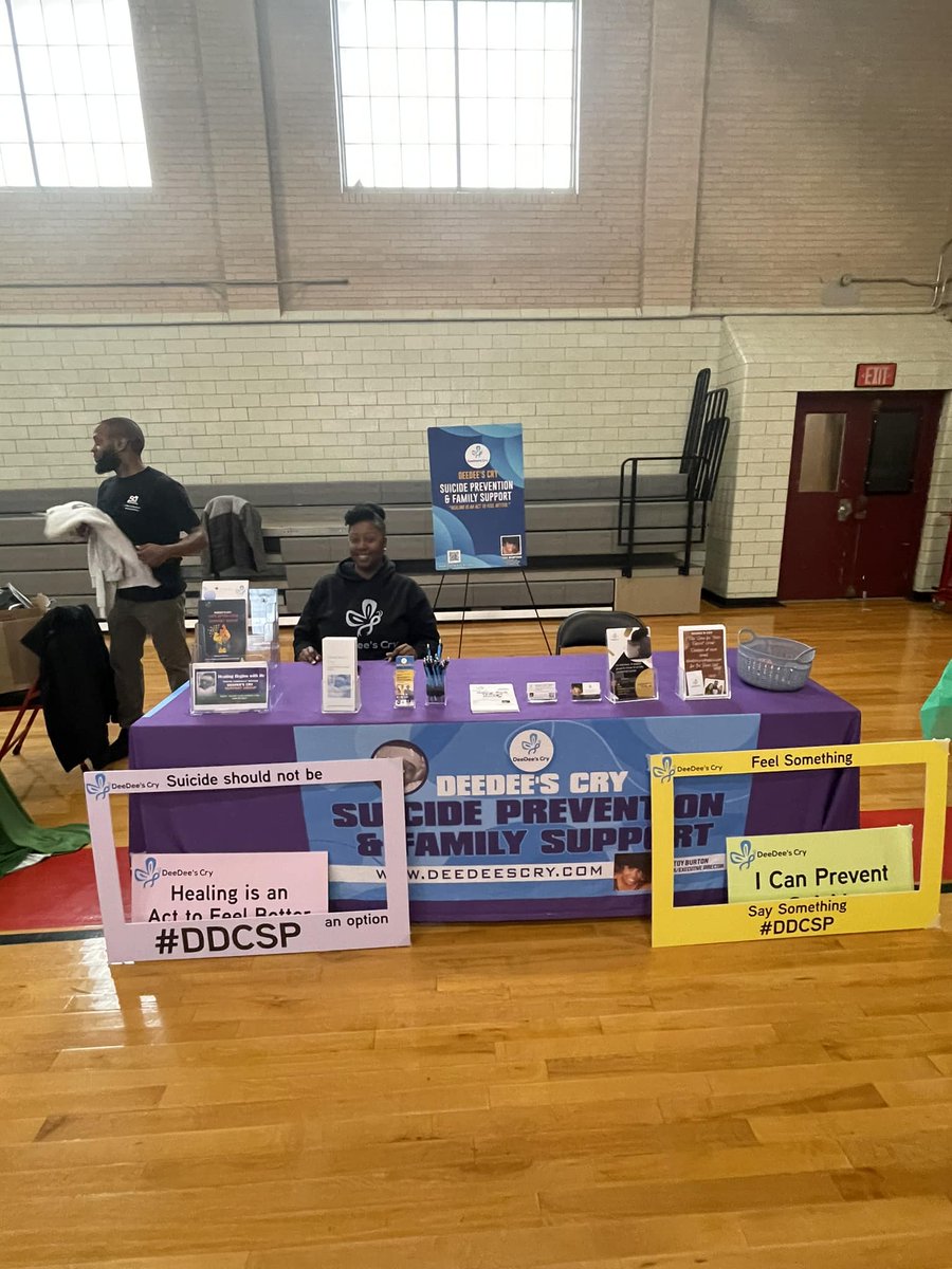 Thank you @welovetba for inviting @DeeDeesCry to share our services with your students. #Boston #Massachusetts #MentalHealthAwareness #SuicidePrevention