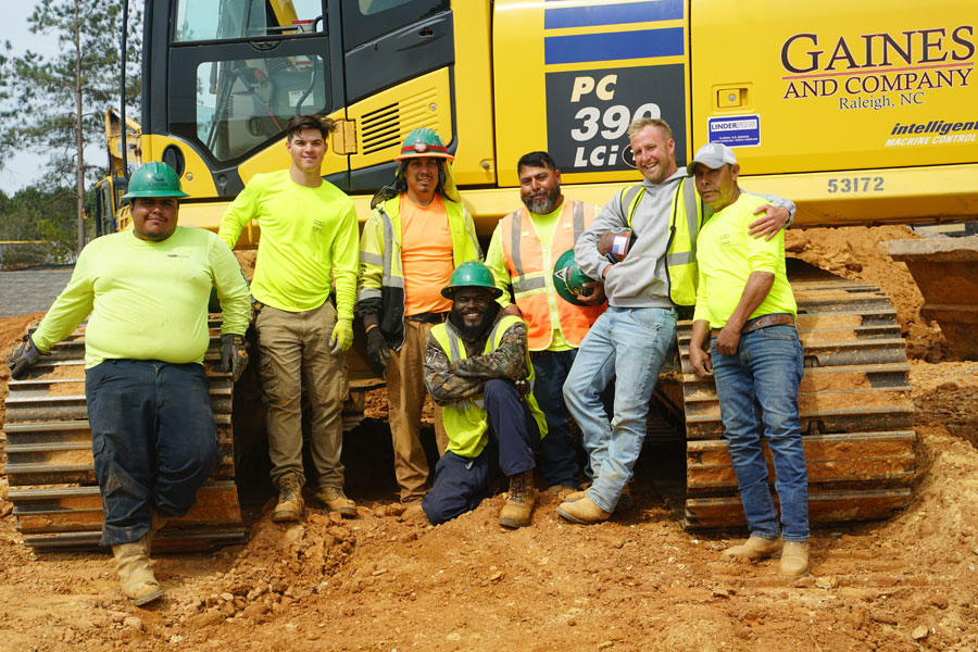 Gaines_and_Co's tweet image. As Spring’s sun surpasses Winter’s chill, Gaines crews meet often – especially in these busy months – to talk about looking out for each other and making #safedecisions. #PreventFalls #StandDown4Safety
ow.ly/XGsA50RvitB