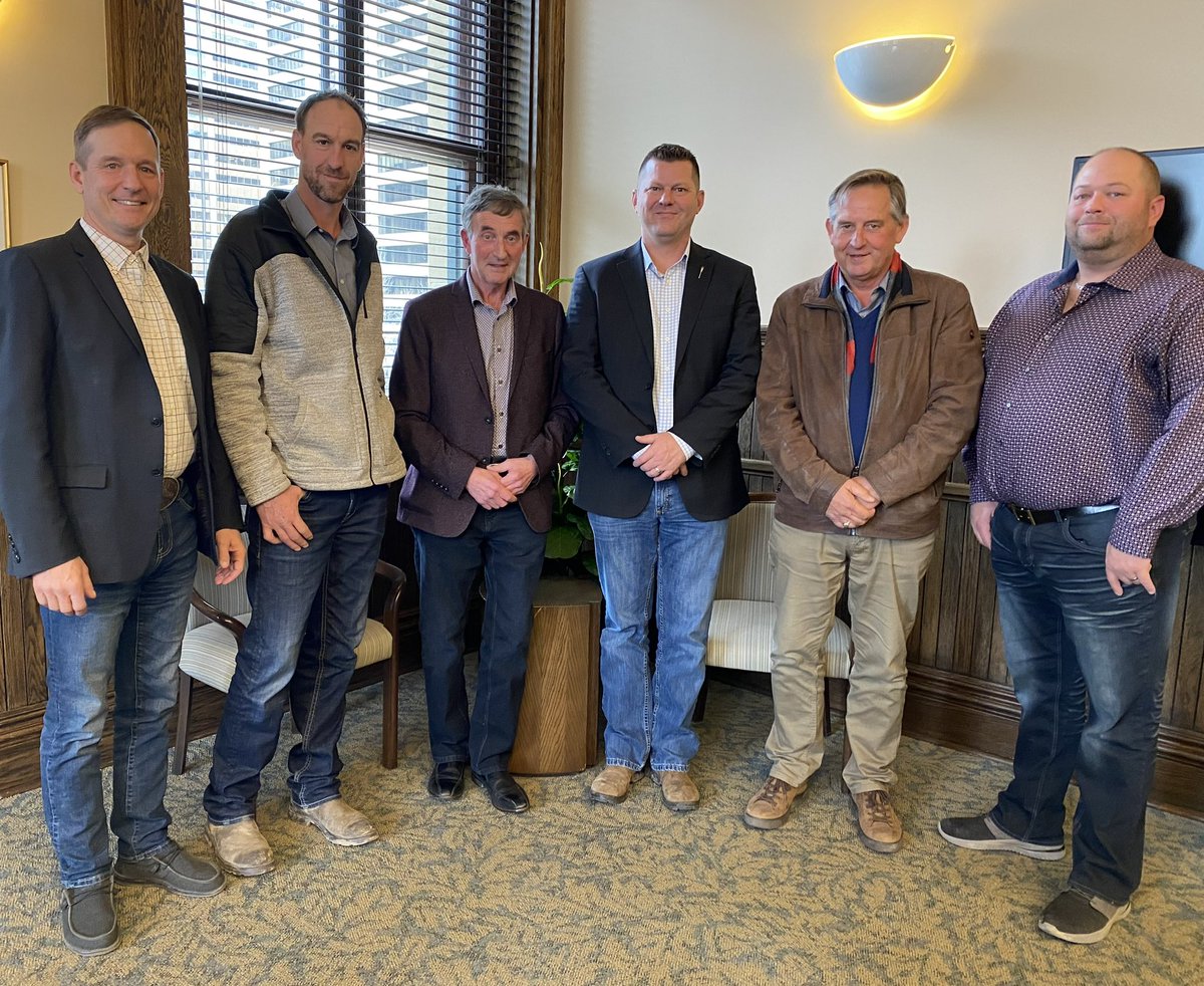 Great to meet with the Lethbridge Northern Irrigation District today to discuss the importance of irrigation and opportunities for continued growth and improvement of water management in Southern Alberta.