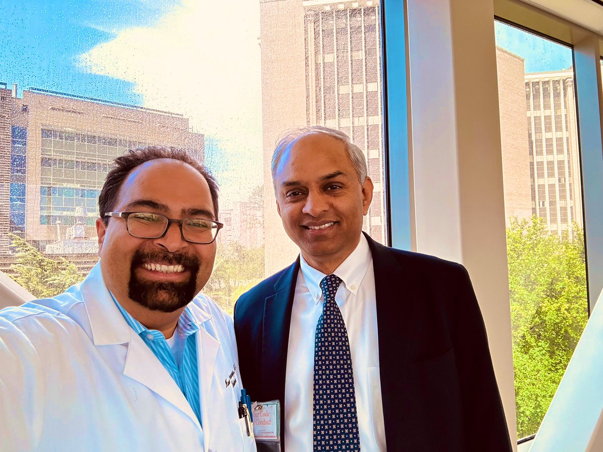👉👉👉Congratulations to our great friend & colleague Prof Sattva Neelapu awarded at today’s @MDAndersonNews Faculty Convocation ▶️ The Otis W. And Pearl L. Walters Faculty Achievement Award 🥇 in Clinical Research ! #endcancer @NitinJainMD @Lymphoma_Doc @mtmdphd @LNastoupilMD