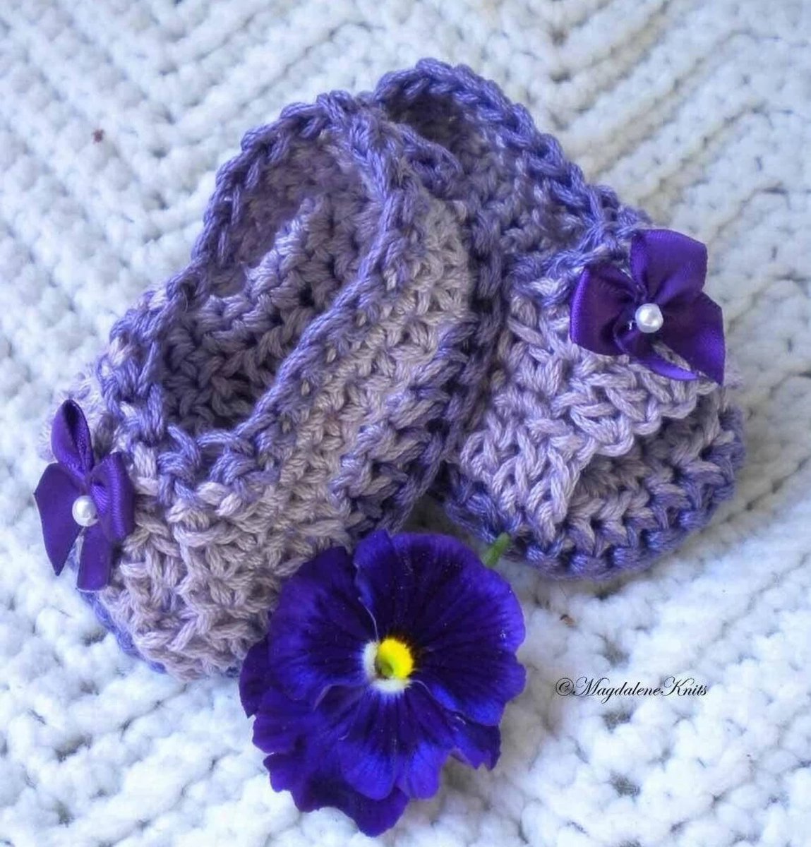 etsy.com/listing/753426… #SDFTT #CrochetedNewbornSandals #VioletPlumCottonYarn