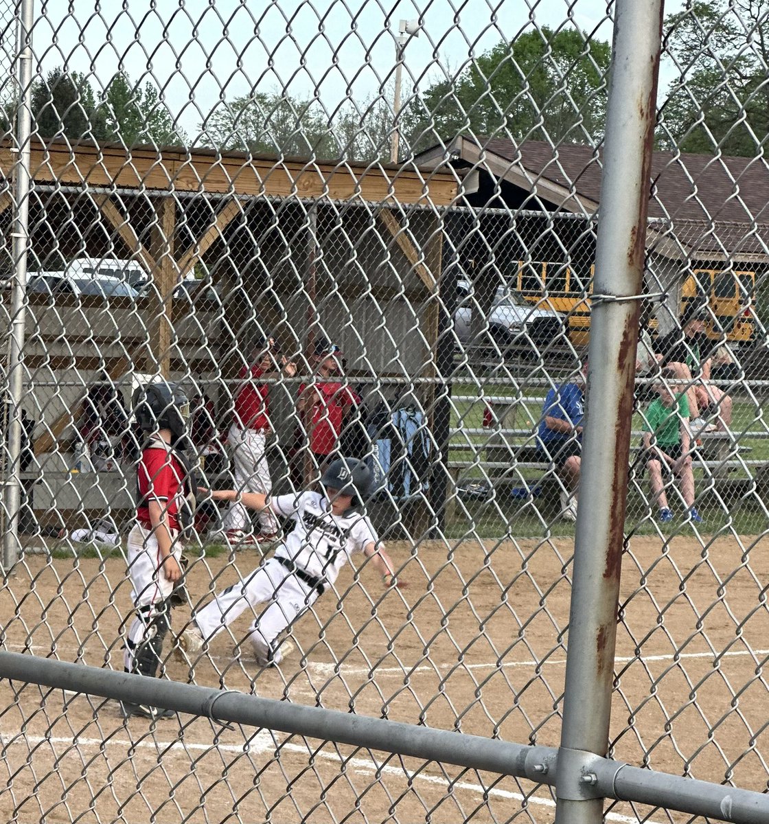 ⚾️🐾Meiners, Barrett, and Brogan looked great on the field tonight! It’s always so much fun to see TIGERS do something they love!  🐾⚾️

#proudprincipal #lifeofanelementaryprincipal
