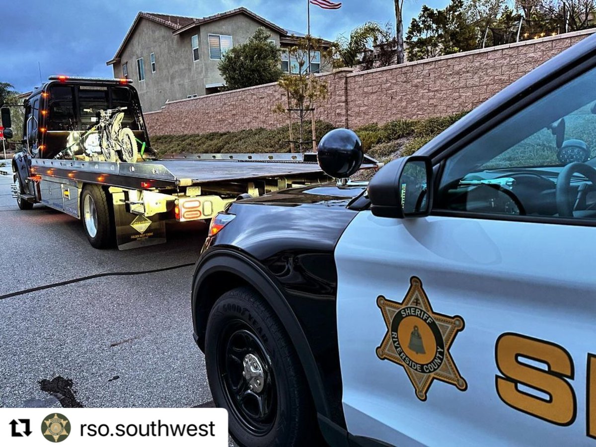 A message from @RSO Southwest Station:

Deputies were dispatched to deal with some daredevil riders on Sur Ron electric motorcycles who were dangerously weaving in and out of vehicle traffic, not following the rules of the road. 👎🏼 #RecklessDriving 

(Continued…)