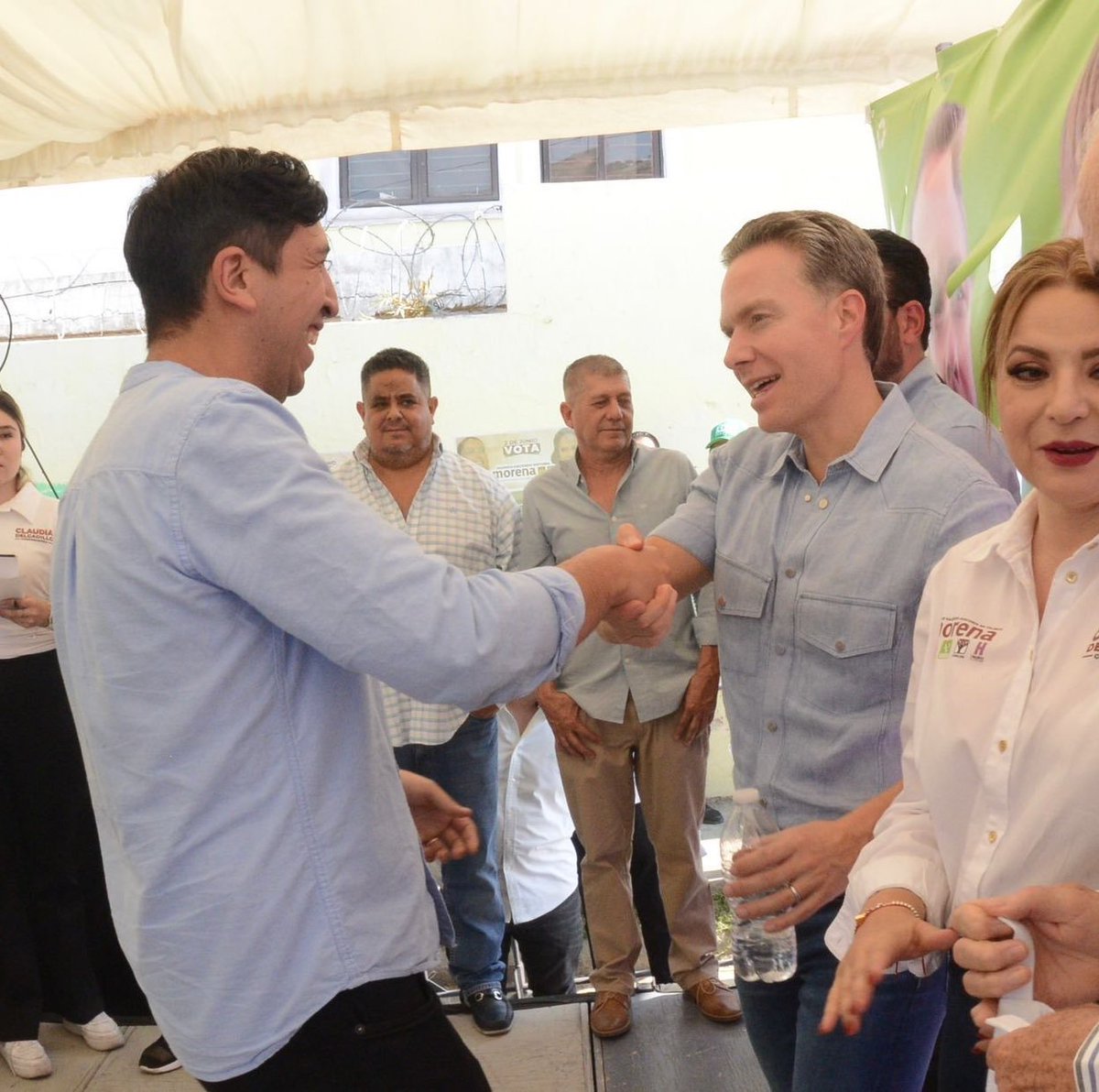 ⭕️¿Te imaginabas a Pedro Kumamoto abrazándose con políticos como Manuel Velasco, el expanista Chema Martínez o la expriista Claudia Delgadillo?😨