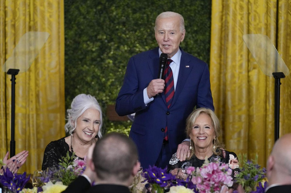 📸 While Donald Trump was sleeping in court again today, President Biden was on the road in North Carolina talking infrastructure, meeting with families of fallen police officers, and then came back to the White House to help Dr. Biden host a state dinner honoring this year's…