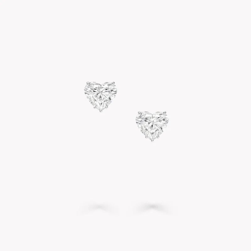 Graff Heart Shape Earrings 💎
جمال من قراف ✨