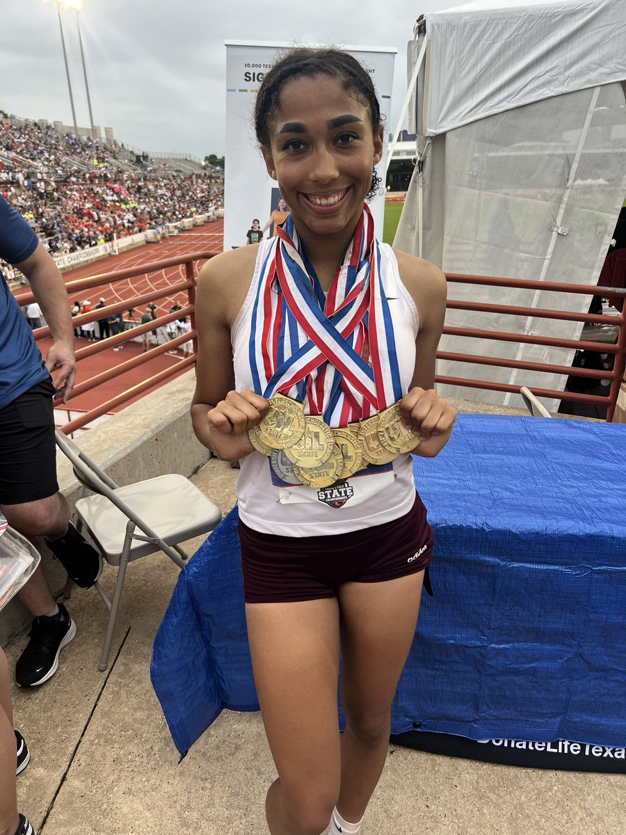 GOING OUT ON 🔝

@LadyYoeTrack’S @yierra2fast COMPLETES THE SWEEP - 4-TIME 400M STATE CHAMPION!!! 😱😱😱

The future @aggietfxc 🌟 STAR 🌟finishes her time at Cameron Yoe with:

9️⃣🥇 4️⃣🥈 3️⃣🥉 1️⃣💍

LEGEND. ICON. #UILState ROYALTY! 👑