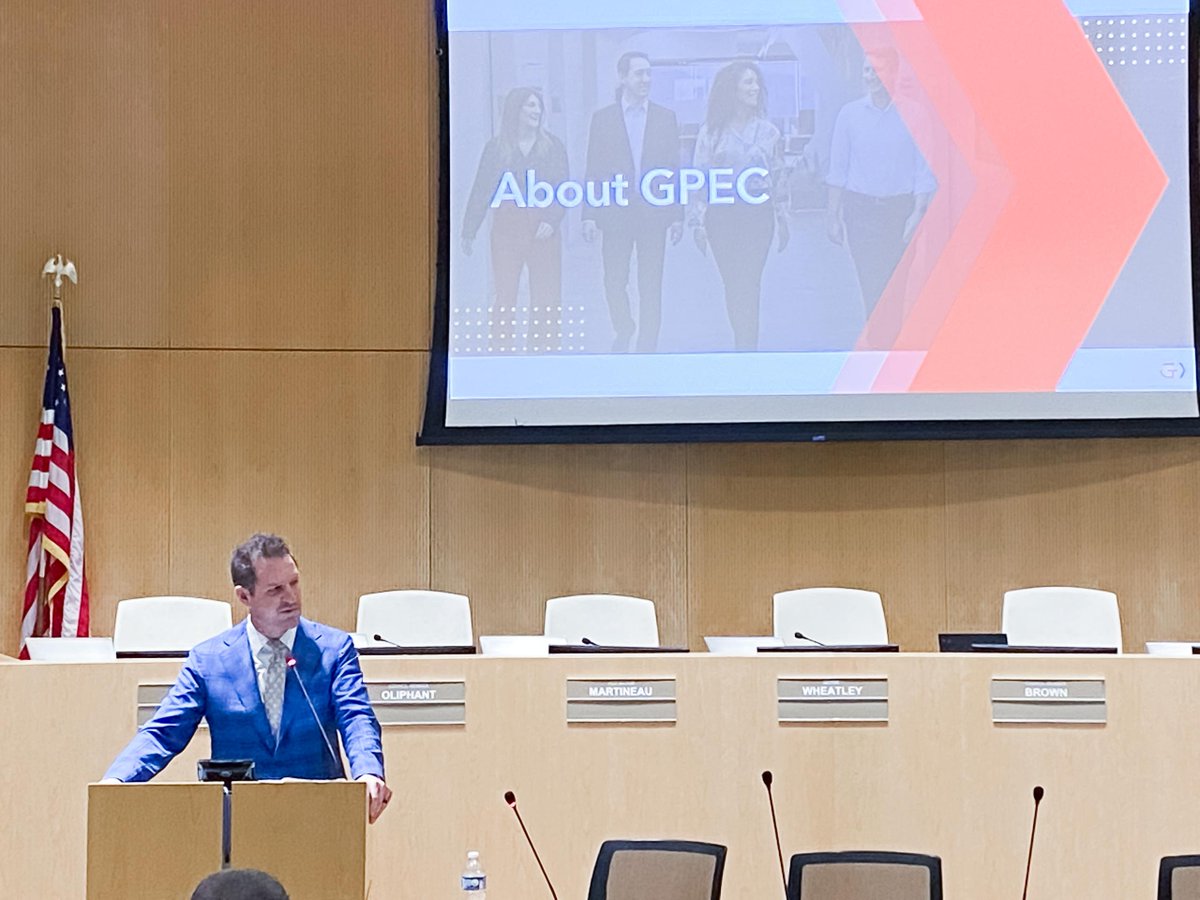.@ChrisPCamacho joined the conversation at the @TownofQC Economic Development Summit, outlining how we strategically collaborate to identify critical growth opportunities within the market. @SRPconnect #QueenCreekAZ #economicdevelopment